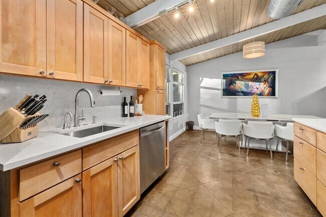 Building Photo - 2301 Westway Cir