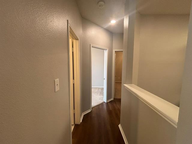 Building Photo - 2208 Wildwood Ln