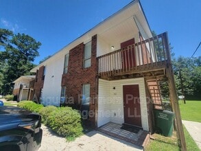 Building Photo - 1546 Hamilton Dr