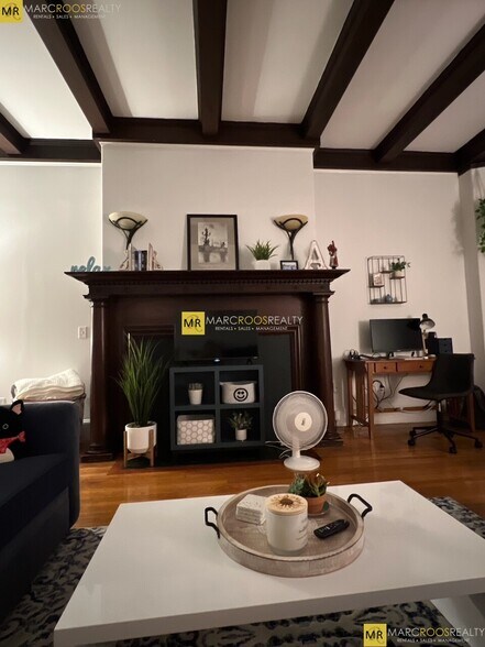 Primary Photo - 469 Commonwealth Ave