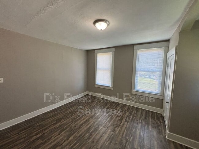 Building Photo - 545 Rockdale Ave