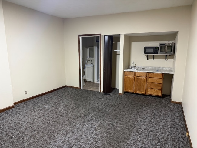 Building Photo - 20 Crawford St