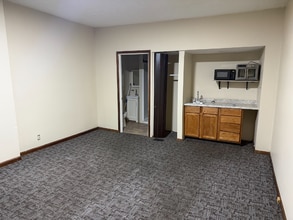 Building Photo - 20 Crawford St