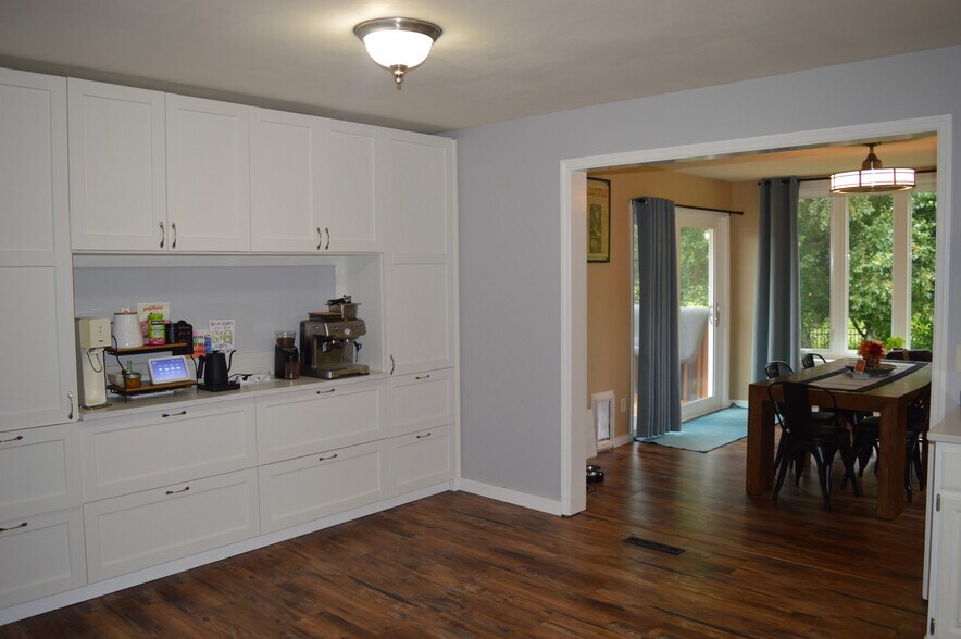 Building Photo - 1676 Silverado Dr