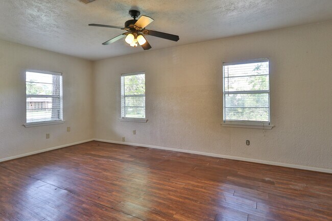 Building Photo - 11913 25th St