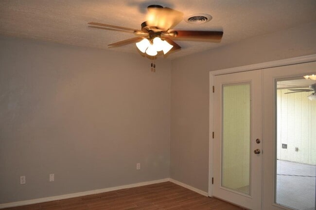 Building Photo - 6805 NW 63rd Terrace