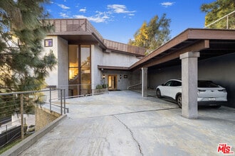 Building Photo - 1735 Summitridge Dr