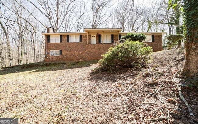 Primary Photo - 325 Segrest Cir