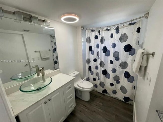 Building Photo - 325 NW 19th Ln