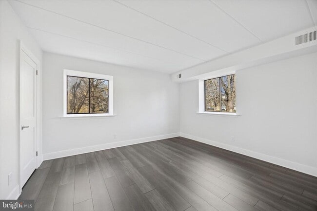 Building Photo - 40 Le Forge Ct