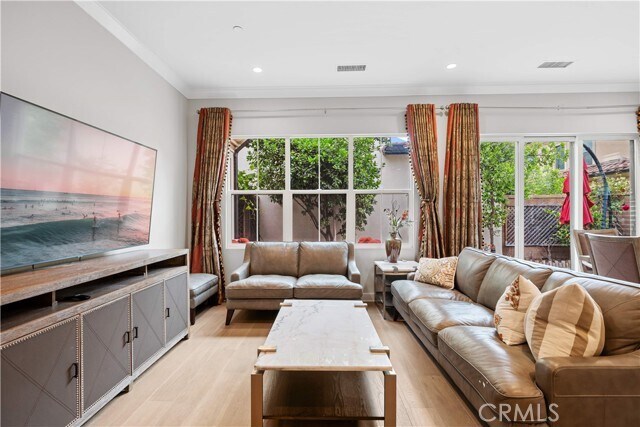 Building Photo - 114 Guinness