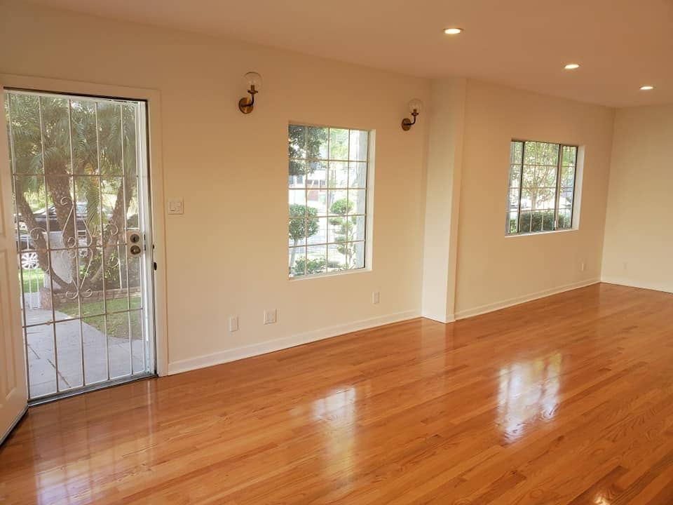 Building Photo - 1037 S Longwood Ave