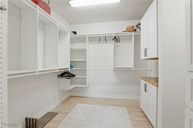 Building Photo - 11012 Castlereagh St