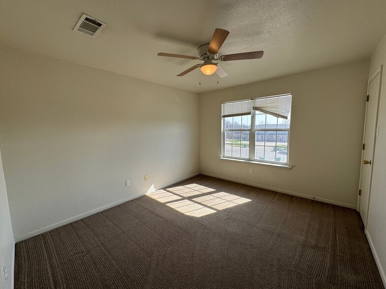 Building Photo - 404 Brittney Way