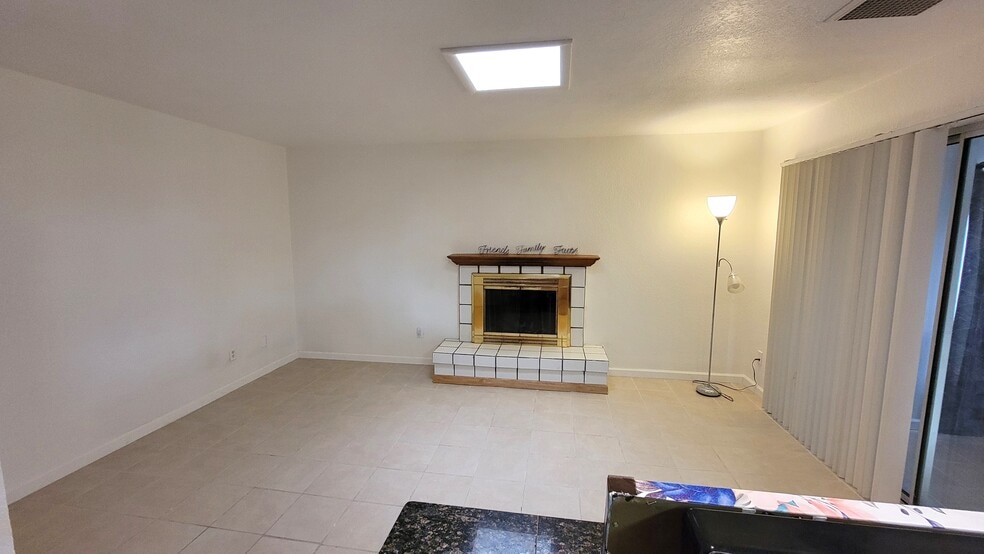 Building Photo - 7400 N Meredith Blvd