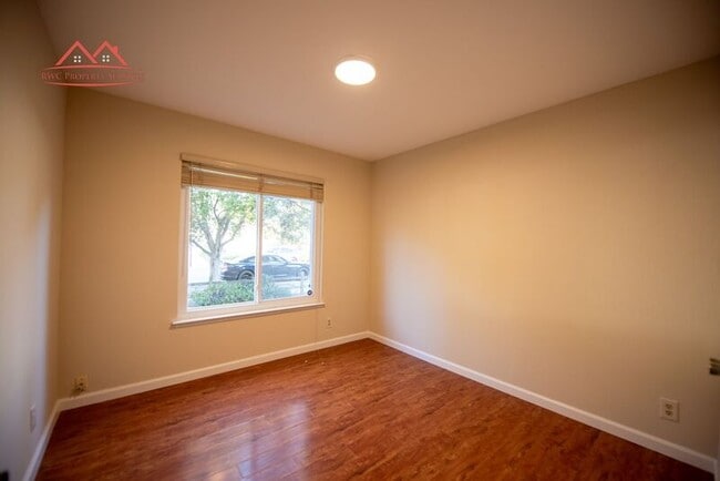 Building Photo - 2135 Hikido Dr