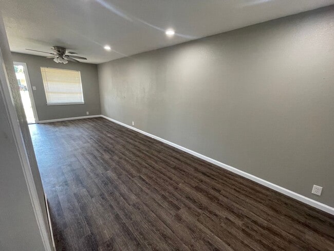 Building Photo - Home for Rent