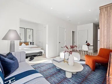 Building Photo - 87 Oxford St