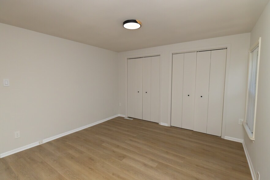 Primary Bedroom - 306 N Harrison St