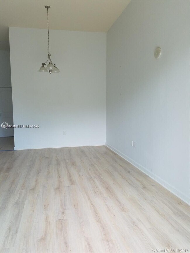 Building Photo - 600 W Las Olas Blvd