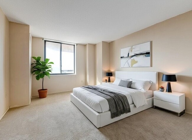 Building Photo - 232 Harmon Cove Tower