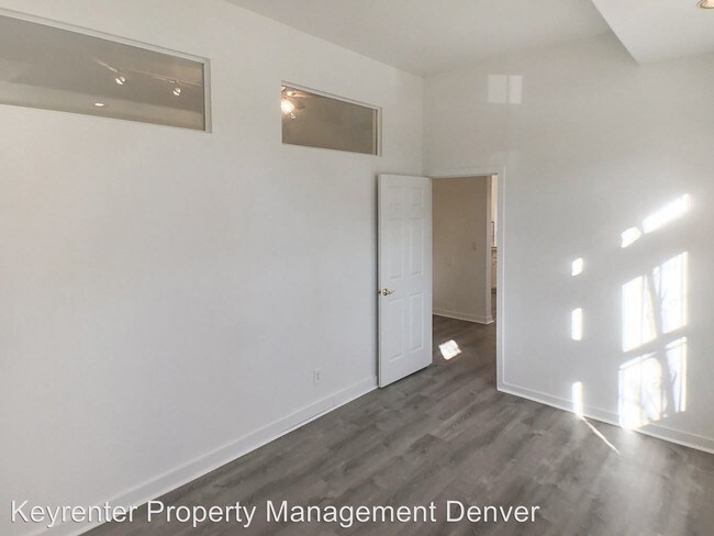 Building Photo - 3100 Umatilla St