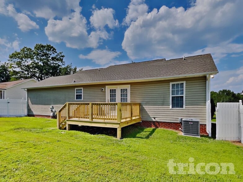 Building Photo - 1510 Southtree Ln