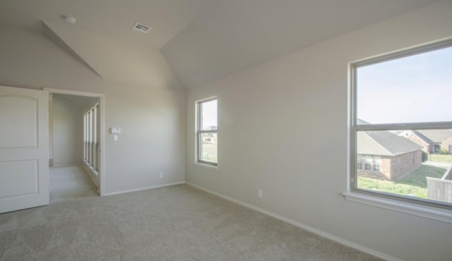 Building Photo - Unique 4 bed/2 bath/3 car garage Broken Arrow Home!