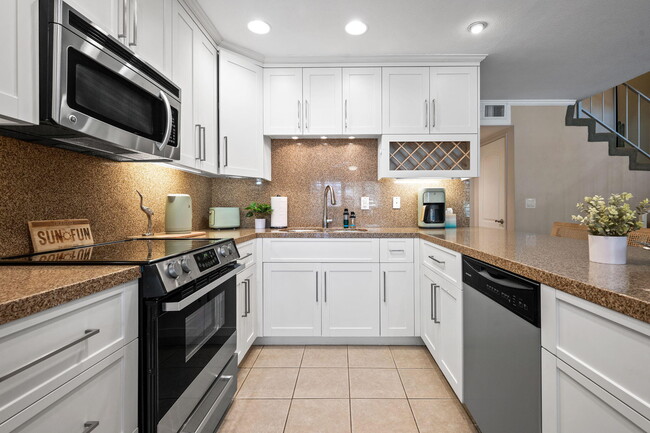 Building Photo - 45405 Lupine Ln