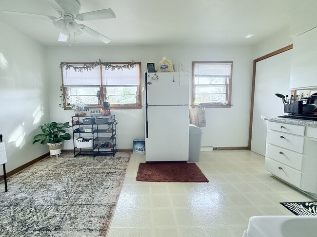 Kitchen - 1416 Starbeck Cir