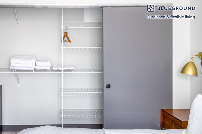 Building Photo - 29 S LaSalle St