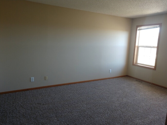 Building Photo - Beauting 2 Bed Town Home for Rent