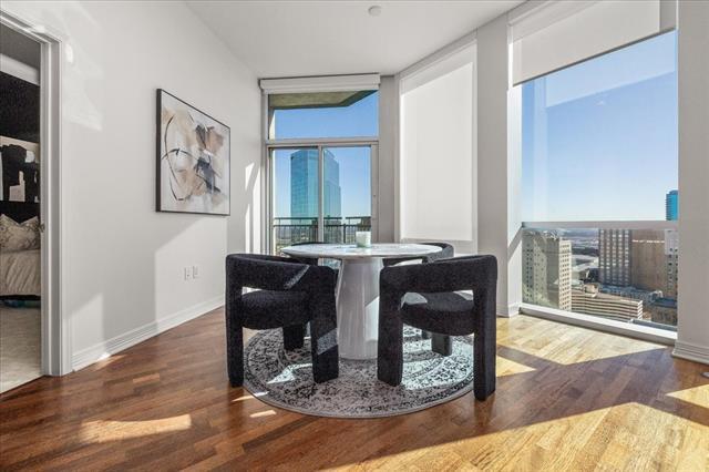 Building Photo - 500 Throckmorton St