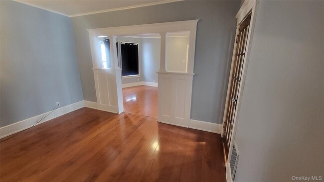 Building Photo - 107 Smith St