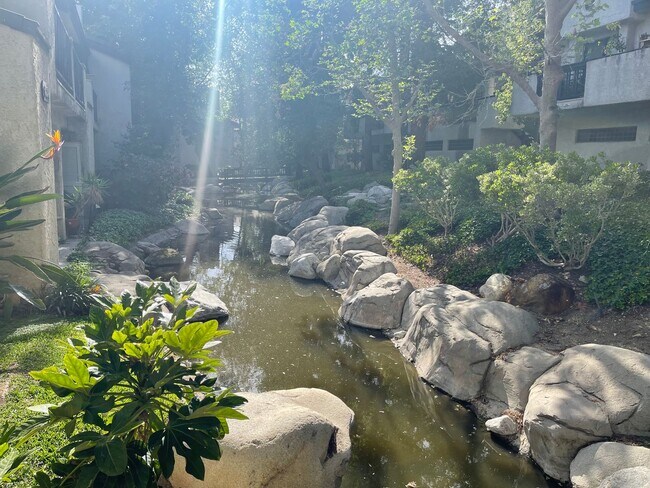 Building Photo - Adorable 1 bed 1 bath Apartment in Agoura Hills!