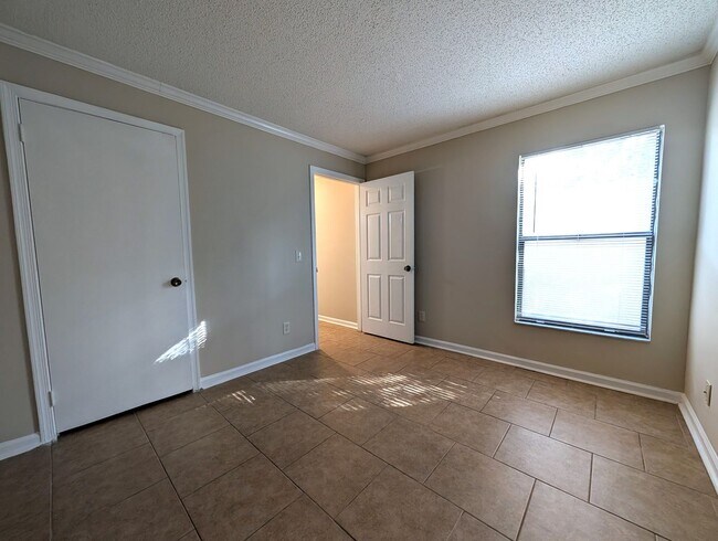 Building Photo - 8538 Pineverde Ln