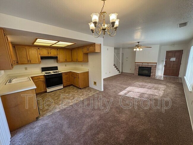 Building Photo - 2408 W Packwood Dr