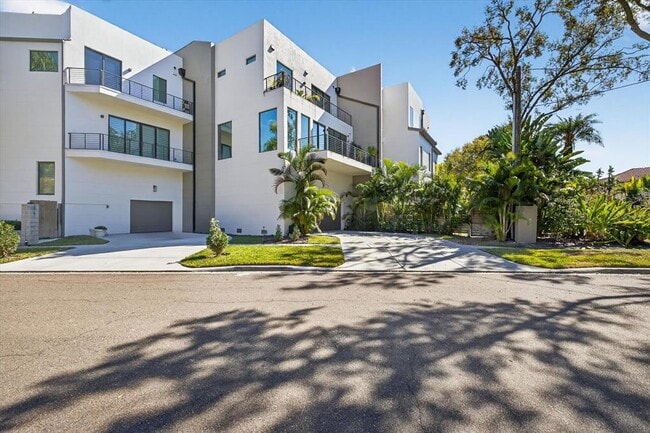 Building Photo - 94 W Davis Blvd