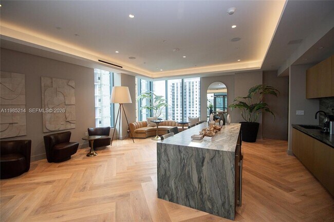 Building Photo - 121 NE 5th St