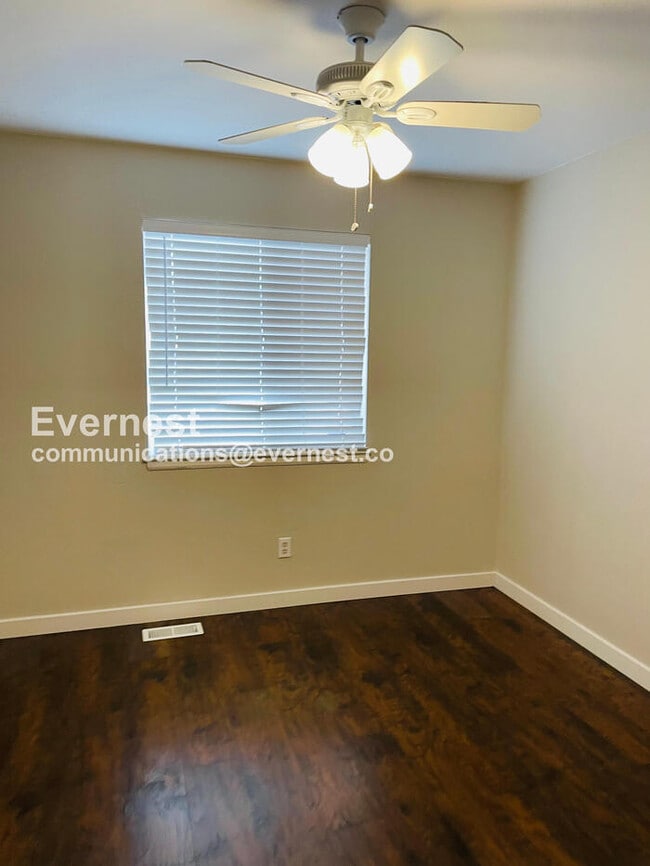 Building Photo - 2107 S Acoma St