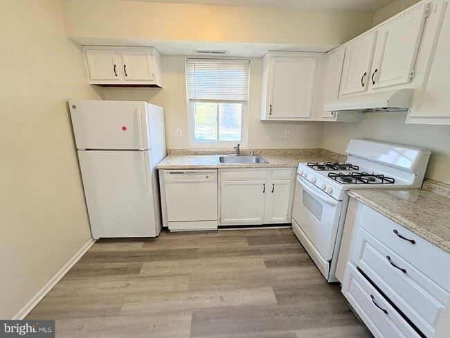 Building Photo - 11905 Tarragon Rd