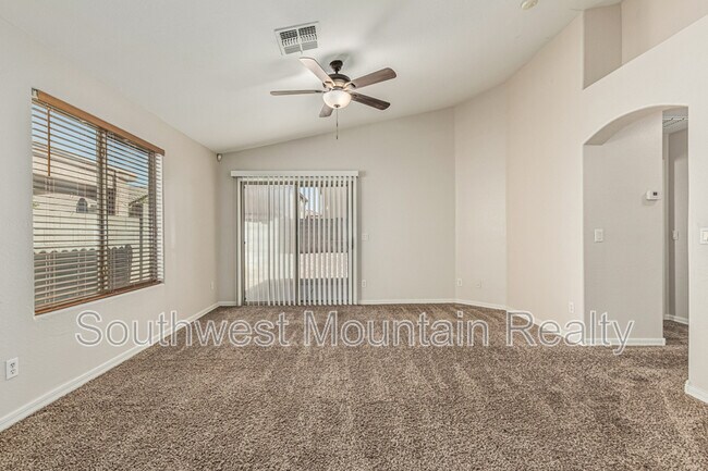 Building Photo - 1949 W Vineyard Plains Dr