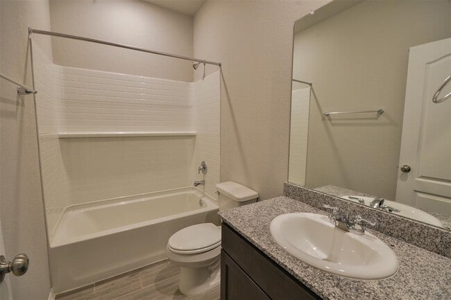 Building Photo - 826 Wembley Wood Wy