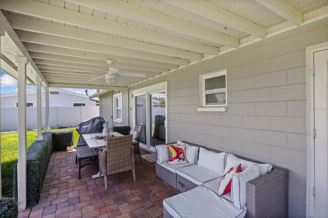 Building Photo - 3596 Beach Dr SE