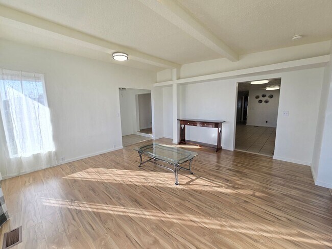 Building Photo - 1079 K.8 NE