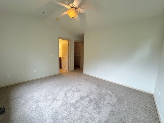 Building Photo - 3bd/3ba Issaquah Townhouse