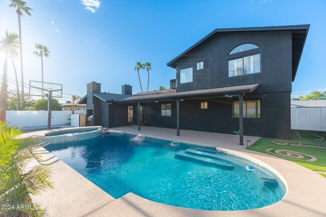 Building Photo - 1643 W Griswold Rd