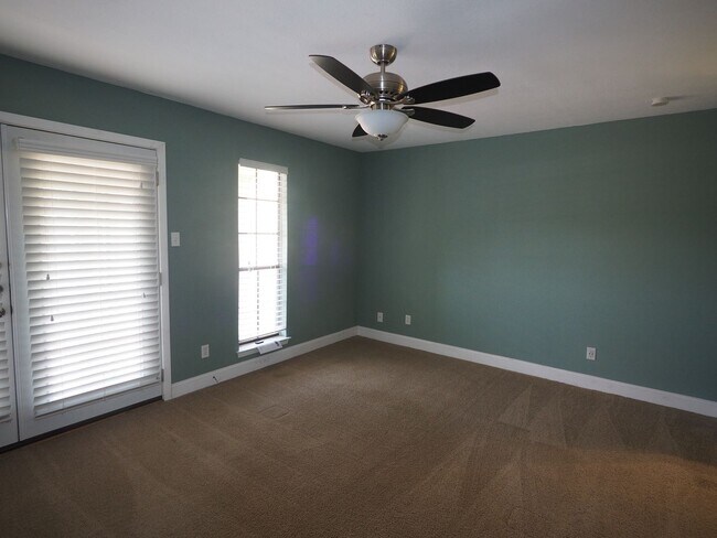 Building Photo - Amazing Austin condo!