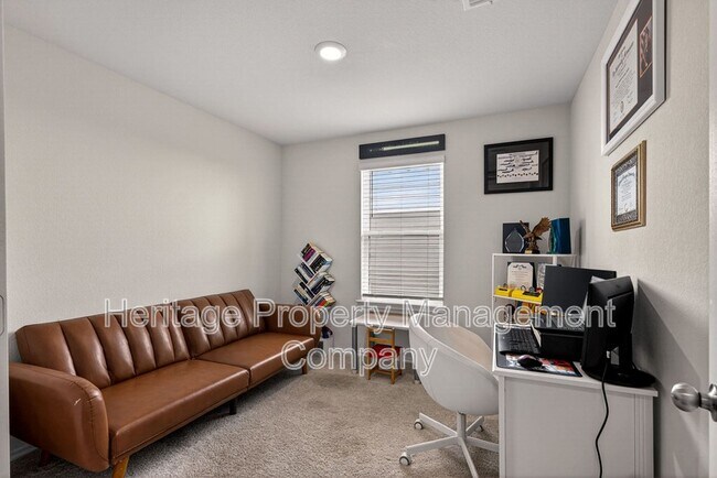 Building Photo - 4037 Bermuda Ln