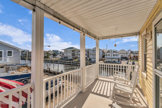 Building Photo - 2 Bedle Pl